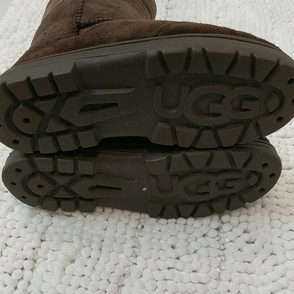 Ugg Boots - image 4